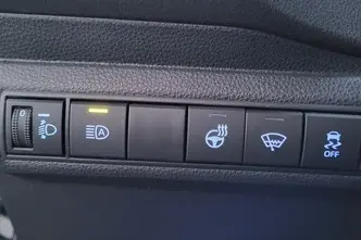 Toyota Corolla, 1.8, 72 kW, hybrid, automatic, front-wheel drive