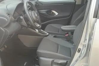 Toyota Yaris, 1.5, 68 kW, hybrid, automatic, front-wheel drive