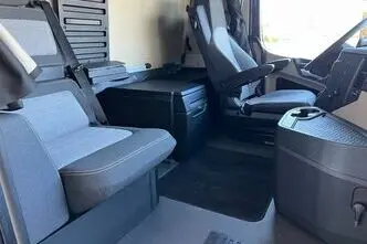 Mercedes-Benz Actros, 12.8, 330 kW, diisel, automaat, tagavedu
