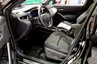 Toyota Corolla Cross, 2.0, 112 kW, hybrid, automatic, front-wheel drive