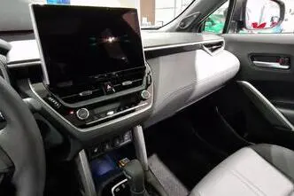 Toyota Corolla Cross, 2.0, 112 kW, hybrid, automatic, front-wheel drive