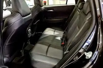 Toyota Corolla Cross, 2.0, 112 kW, hybrid, automatic, front-wheel drive