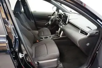 Toyota Corolla Cross, 1.8, 72 kW, hybrid, automatic, front-wheel drive