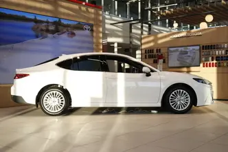 Toyota Camry, 2.5, 137 kW, hybrid, automatic, front-wheel drive