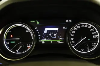 Toyota Camry, 2.5, 131 kW, hybrid, automatic, front-wheel drive