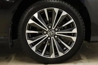 Toyota Corolla, 1.8, 72 kW, hybrid, automatic, front-wheel drive