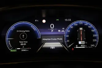 Toyota Corolla, 1.8, 72 kW, hybrid, automatic, front-wheel drive