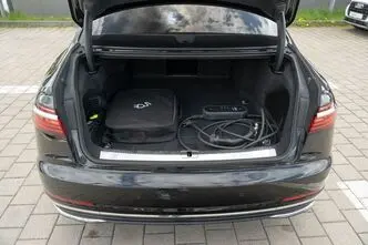Audi A8, 3.0, 340 kW, plug-in hybrid, automatic, four-wheel drive