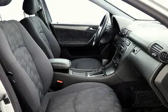 Mercedes-Benz C 180, 1.8, 142 kW, bensiin, automaat, tagavedu