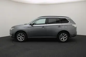 Mitsubishi Outlander, 2.0, 89 kW, plug-in hybrid, automatic, four-wheel drive