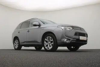 Mitsubishi Outlander, 2.0, 89 kW, plug-in hybrid, automatic, four-wheel drive