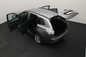 Mitsubishi Outlander, 2.0, 89 kW, plug-in hybrid, automatic, four-wheel drive