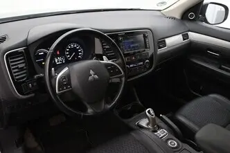 Mitsubishi Outlander, 2.0, 89 kW, plug-in hybrid, automatic, four-wheel drive