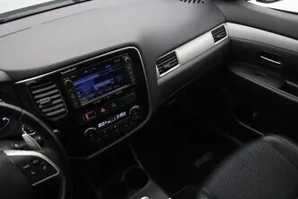 Mitsubishi Outlander, 2.0, 89 kW, plug-in hybrid, automatic, four-wheel drive