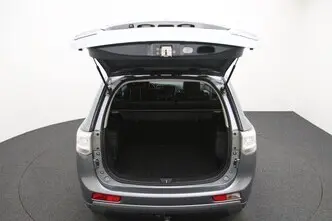 Mitsubishi Outlander, 2.0, 89 kW, plug-in hybrid, automatic, four-wheel drive
