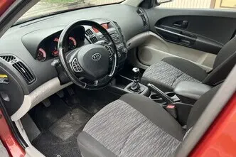 Kia cee'd / Ceed, 1.4, 80 kW, бензин, механическая, передний привод