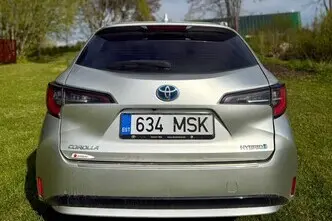 Toyota Corolla, 1.8, 72 kW, hybrid, automatic, front-wheel drive