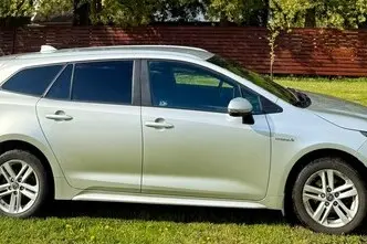 Toyota Corolla, 1.8, 72 kW, hybrid, automatic, front-wheel drive