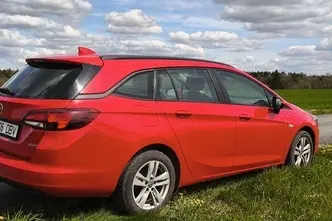 Opel Astra, 1.6, 81 kW, diesel, manual, front-wheel drive
