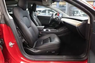 Tesla Model 3, 153 kW, elekter, automaat, nelikvedu