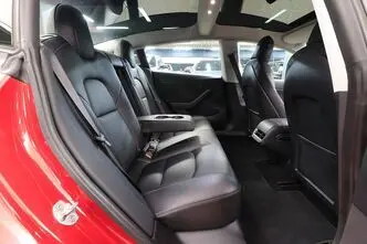 Tesla Model 3, 153 kW, elekter, automaat, nelikvedu