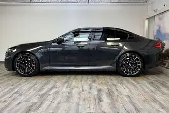 BMW M5, 4.4, 535 kW, hübriid, automaat, nelikvedu