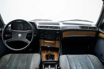 BMW 728, 2.8, 135 kW, bensiin, manuaal, tagavedu