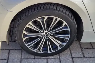 Toyota Corolla, 1.2, 85 kW, бензин, автомат, передний привод