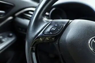 Toyota C-HR, 1.8, 90 kW, bensiin, automaat, esivedu
