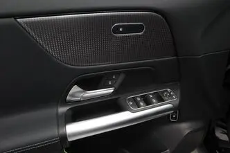 Mercedes-Benz GLA 250, 1.3, 118 kW, plug-in hybrid, automatic, front-wheel drive