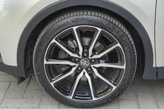 Toyota C-HR, 2.0, 112 kW, гибрид, автомат, полный привод