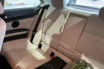 BMW 325, 3.0, 160 kW, bensiin, manuaal, tagavedu