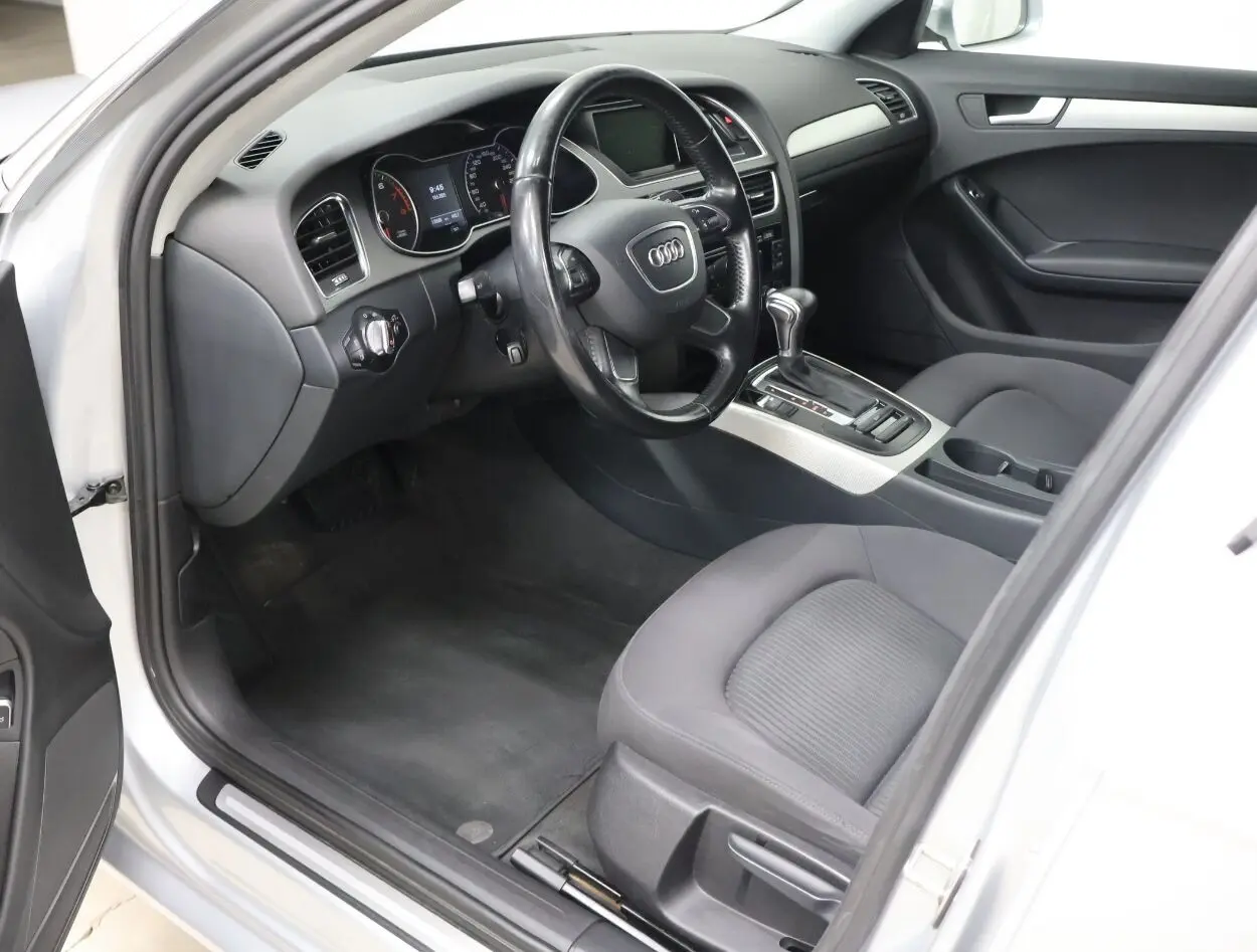 Audi A4, 1.8, 88 kW, bensiin, automaat, esivedu