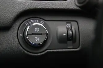 Opel Insignia, 2.0, 103 kW, diisel, manuaal, esivedu