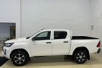 Toyota Hilux, 2.4, 110 kW, дизель, механическая, полный привод