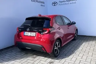 Toyota Yaris, 1.5, 68 kW, hybrid, automatic, front-wheel drive