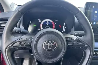 Toyota Yaris, 1.5, 68 kW, hybrid, automatic, front-wheel drive