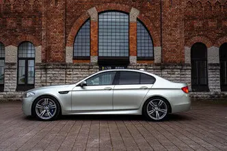 BMW M5, 4.4, 412 kW, bensiin, automaat, tagavedu
