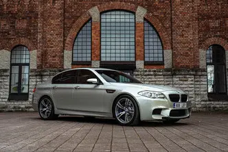 BMW M5, 4.4, 412 kW, bensiin, automaat, tagavedu