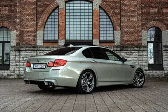 BMW M5, 4.4, 412 kW, bensiin, automaat, tagavedu