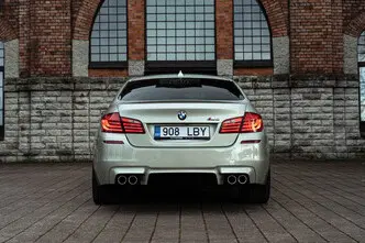 BMW M5, 4.4, 412 kW, bensiin, automaat, tagavedu