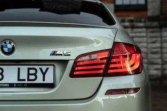 BMW M5, 4.4, 412 kW, bensiin, automaat, tagavedu