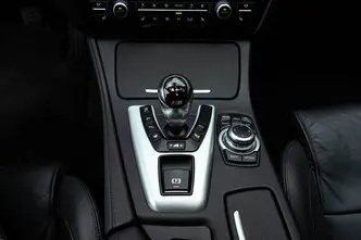 BMW M5, 4.4, 412 kW, bensiin, automaat, tagavedu