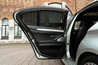 BMW M5, 4.4, 412 kW, bensiin, automaat, tagavedu