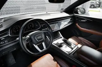 Audi Q8, 3.0, 250 kW, бензин, автомат, полный привод