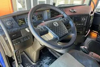 Volvo FH 460 8x2*6, 345 kW, дизель, автомат