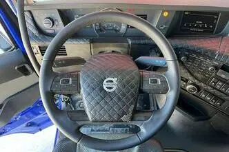 Volvo FH 460 8x2*6, 345 kW, дизель, автомат