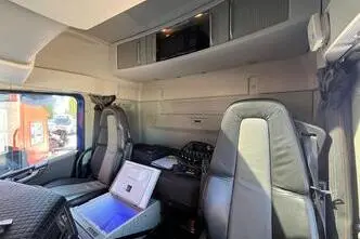 Volvo FH 460 8x2*6, 345 kW, дизель, автомат