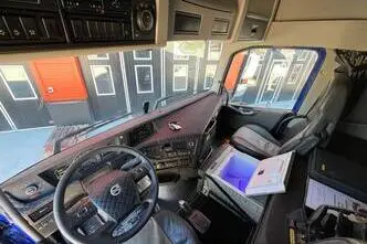 Volvo FH 460 8x2*6, 345 kW, дизель, автомат