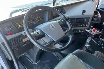 Volvo FH 540 8x4, 405 kW, дизель, автомат